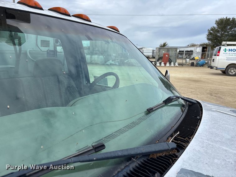 image for item EE4291 1999 Chevrolet C3500 bucket truck