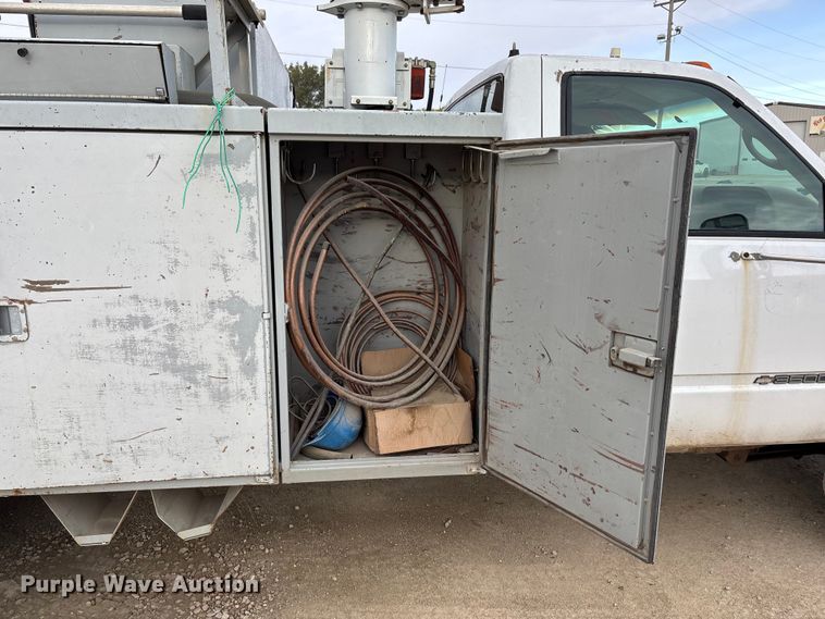 image for item EE4291 1999 Chevrolet C3500 bucket truck