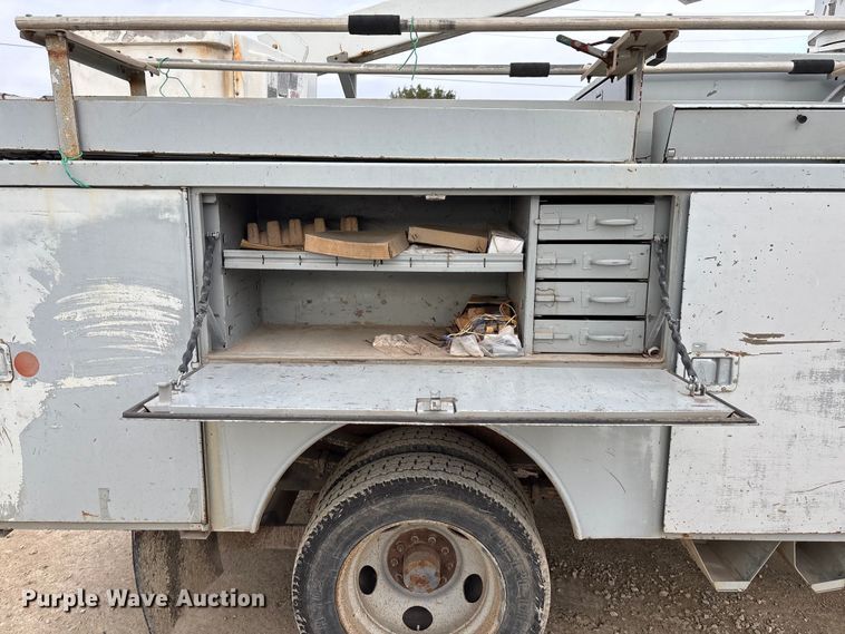 image for item EE4291 1999 Chevrolet C3500 bucket truck