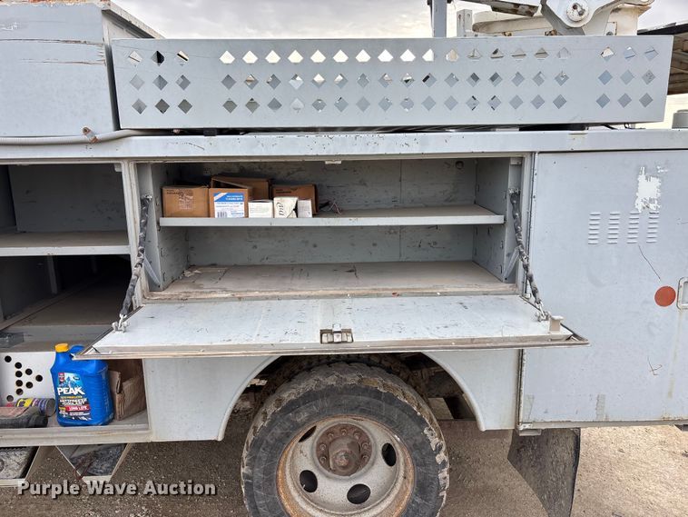 image for item EE4291 1999 Chevrolet C3500 bucket truck