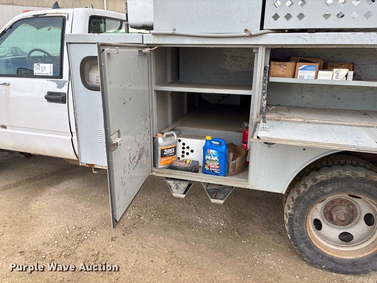 image for item EE4291 1999 Chevrolet C3500 bucket truck