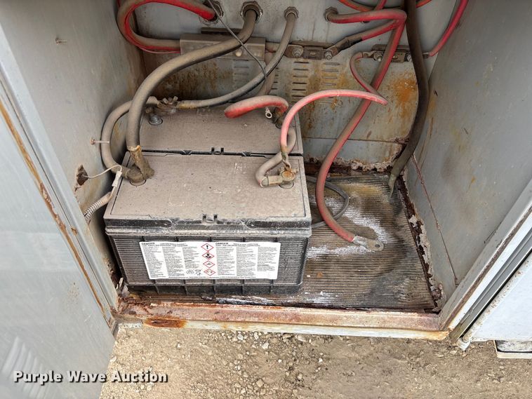 image for item EE4291 1999 Chevrolet C3500 bucket truck