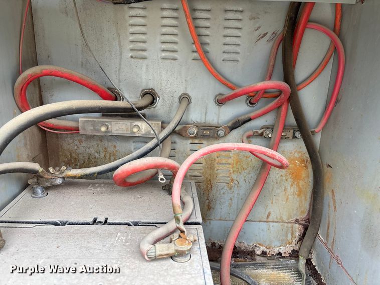 image for item EE4291 1999 Chevrolet C3500 bucket truck