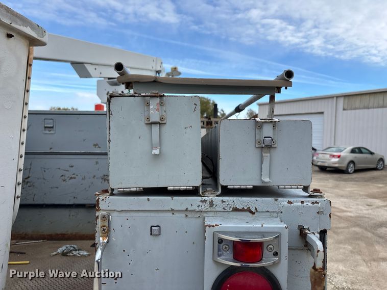 image for item EE4291 1999 Chevrolet C3500 bucket truck