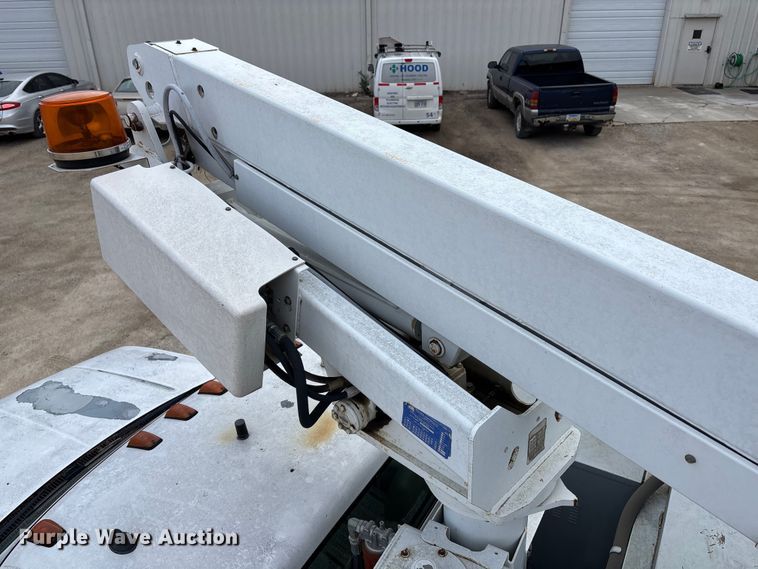 image for item EE4291 1999 Chevrolet C3500 bucket truck