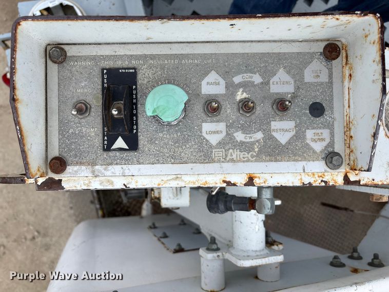 image for item EE4291 1999 Chevrolet C3500 bucket truck