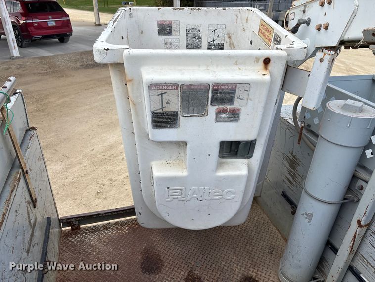 image for item EE4291 1999 Chevrolet C3500 bucket truck