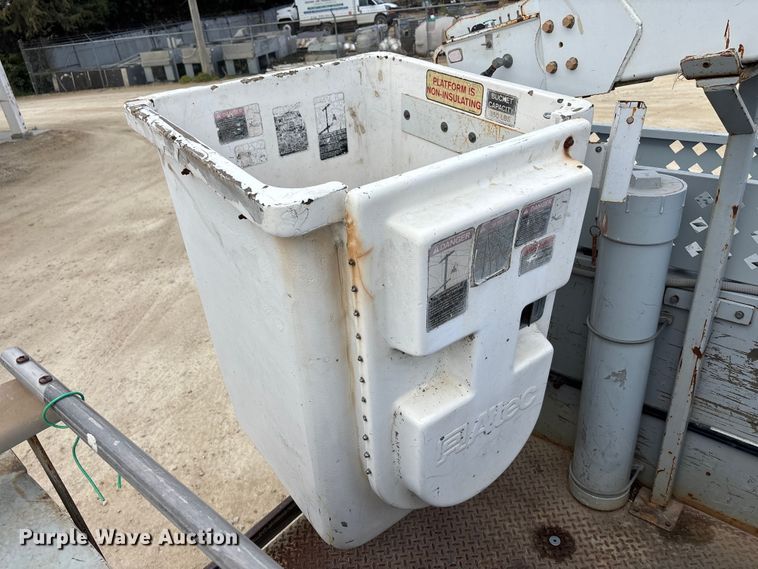 image for item EE4291 1999 Chevrolet C3500 bucket truck