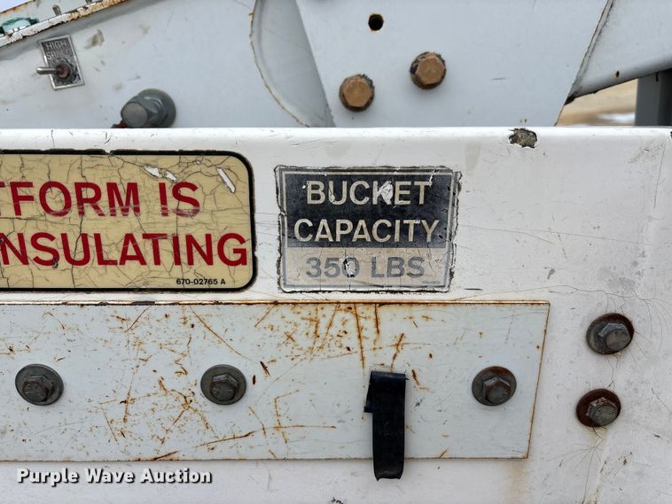 image for item EE4291 1999 Chevrolet C3500 bucket truck