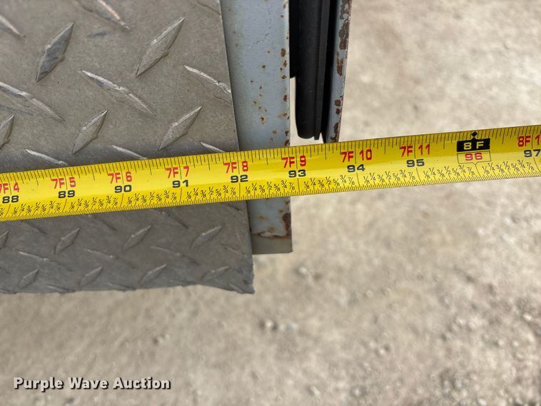 image for item EE4291 1999 Chevrolet C3500 bucket truck