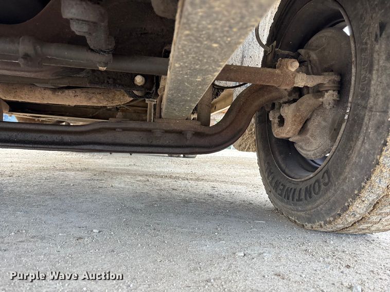 image for item EE4291 1999 Chevrolet C3500 bucket truck