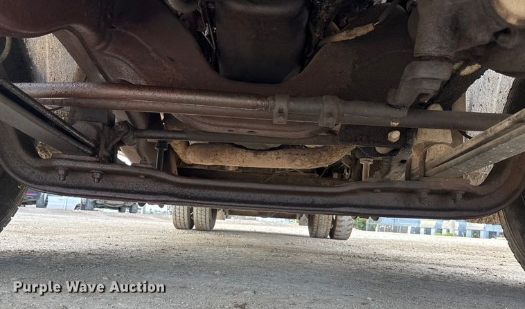 image for item EE4291 1999 Chevrolet C3500 bucket truck