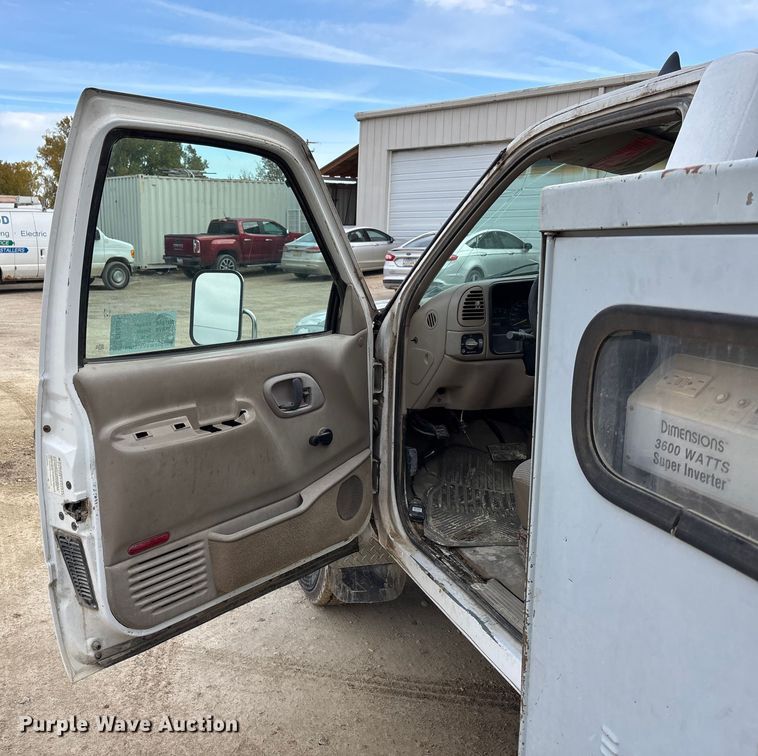 image for item EE4291 1999 Chevrolet C3500 bucket truck