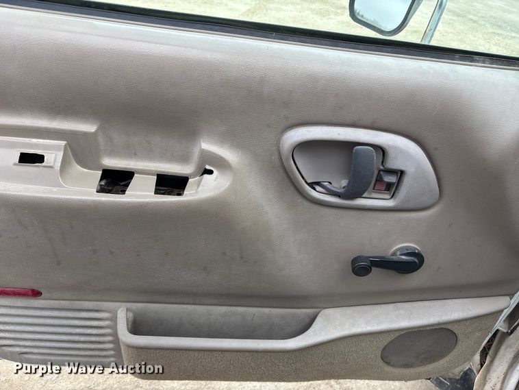 image for item EE4291 1999 Chevrolet C3500 bucket truck