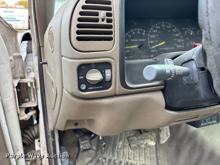 image for item EE4291 1999 Chevrolet C3500 bucket truck