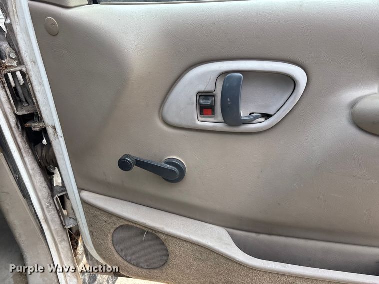 image for item EE4291 1999 Chevrolet C3500 bucket truck