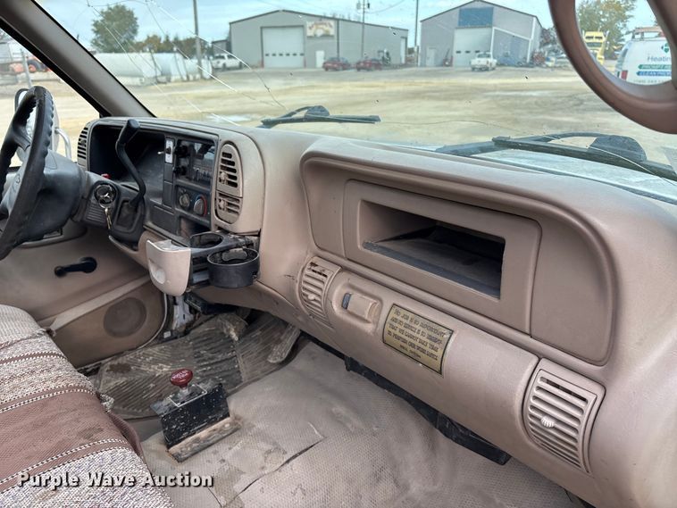 image for item EE4291 1999 Chevrolet C3500 bucket truck