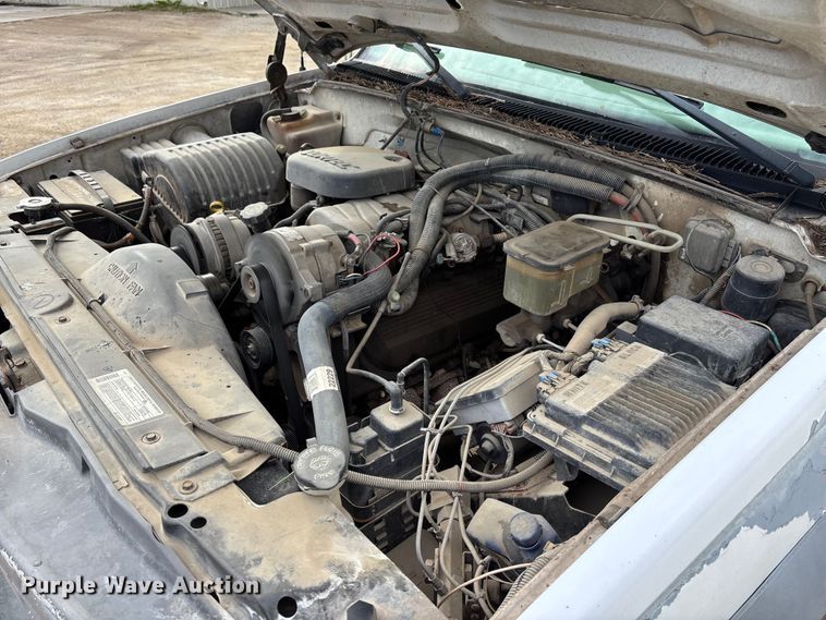 image for item EE4291 1999 Chevrolet C3500 bucket truck