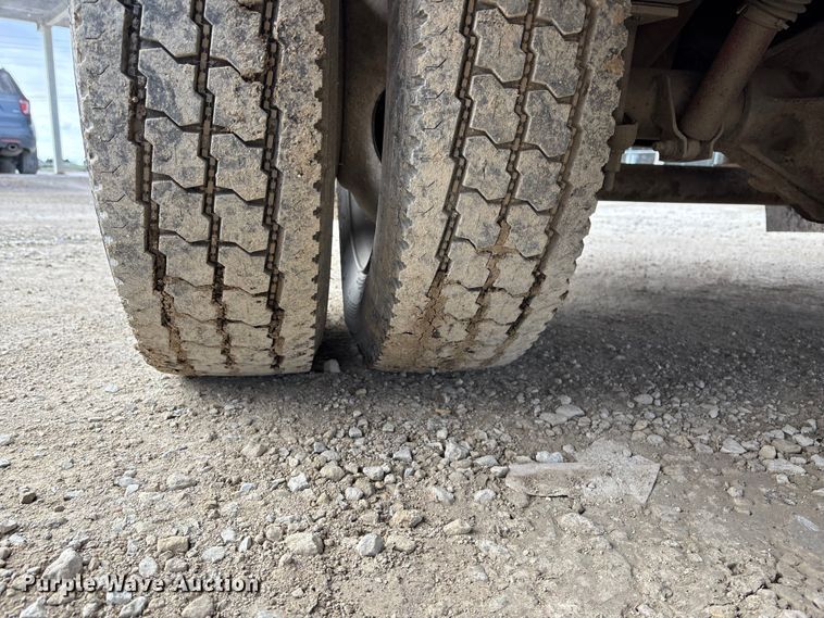 image for item EE4291 1999 Chevrolet C3500 bucket truck