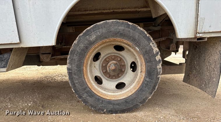 image for item EE4291 1999 Chevrolet C3500 bucket truck