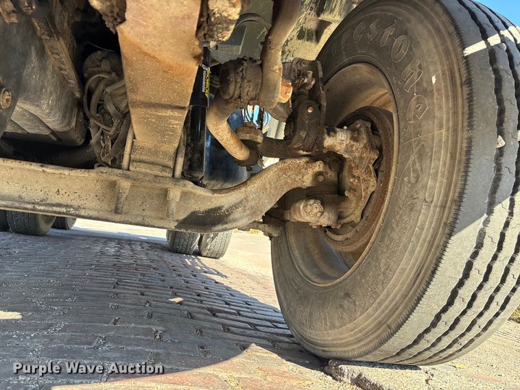 image for item EE4383 2000 Sterling A9500 Series semi truck