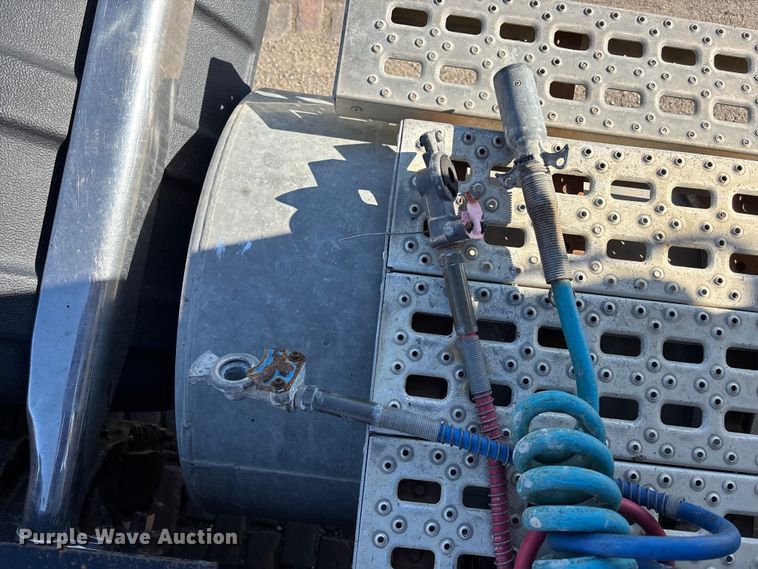 image for item EE4383 2000 Sterling A9500 Series semi truck