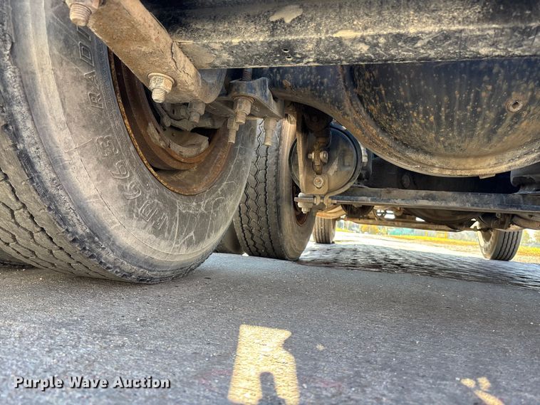 image for item EE4383 2000 Sterling A9500 Series semi truck