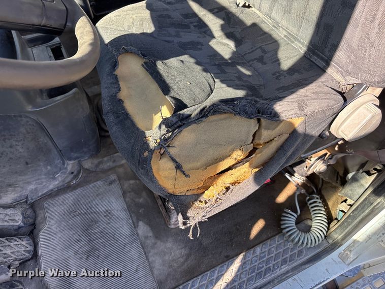 image for item EE4383 2000 Sterling A9500 Series semi truck