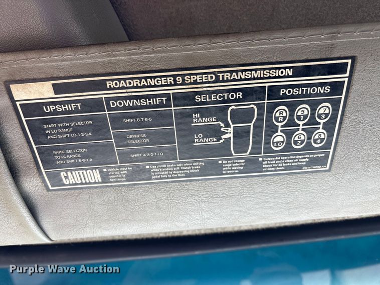 image for item EE4383 2000 Sterling A9500 Series semi truck