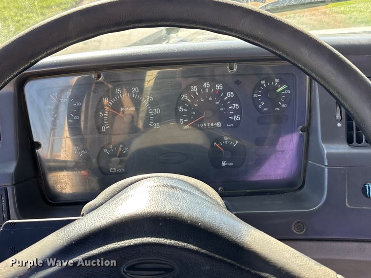 image for item EE4383 2000 Sterling A9500 Series semi truck