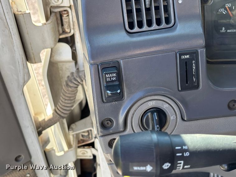 image for item EE4383 2000 Sterling A9500 Series semi truck