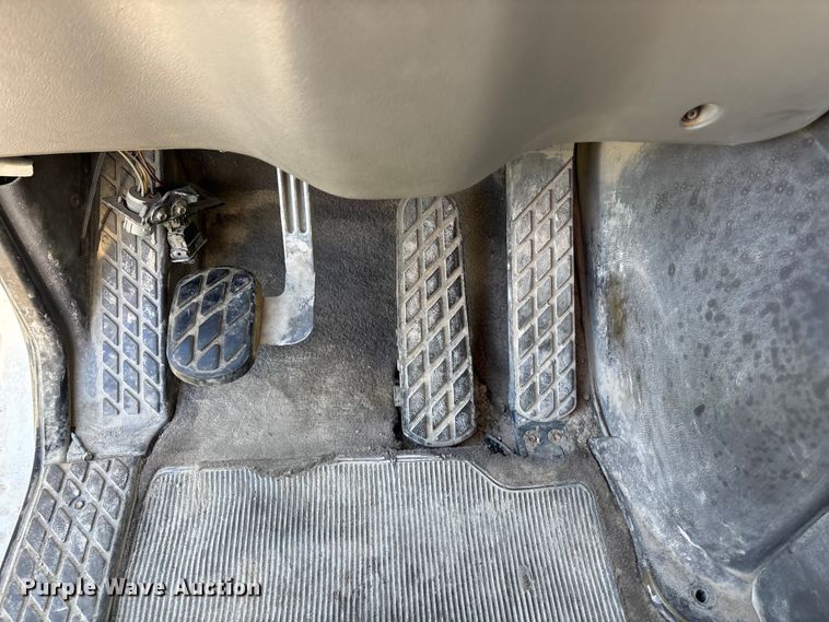 image for item EE4383 2000 Sterling A9500 Series semi truck