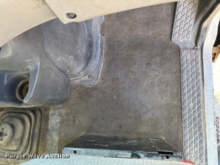 image for item EE4383 2000 Sterling A9500 Series semi truck