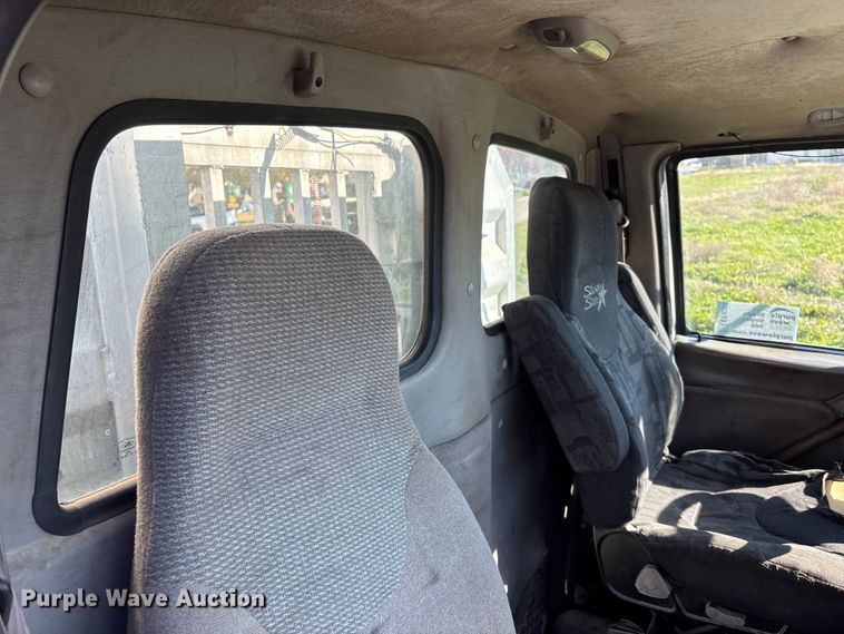 image for item EE4383 2000 Sterling A9500 Series semi truck