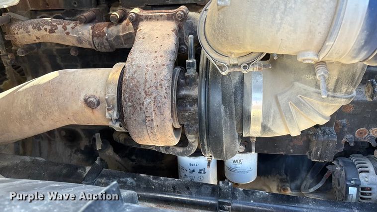 image for item EE4383 2000 Sterling A9500 Series semi truck