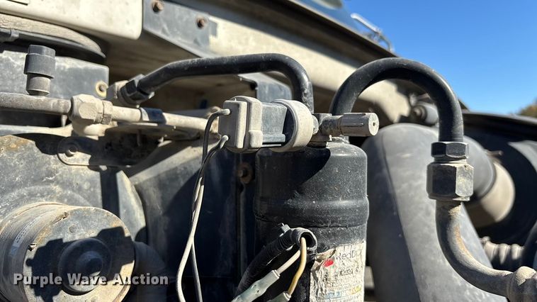 image for item EE4383 2000 Sterling A9500 Series semi truck