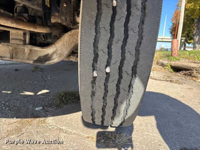 image for item EE4383 2000 Sterling A9500 Series semi truck