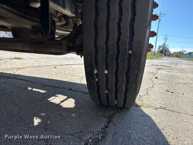 image for item EE4383 2000 Sterling A9500 Series semi truck