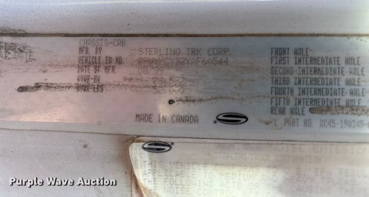 image for item EE4383 2000 Sterling A9500 Series semi truck