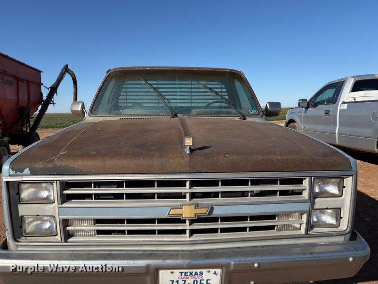 image for item EF6173 1985 Chevrolet C10 pickup truck