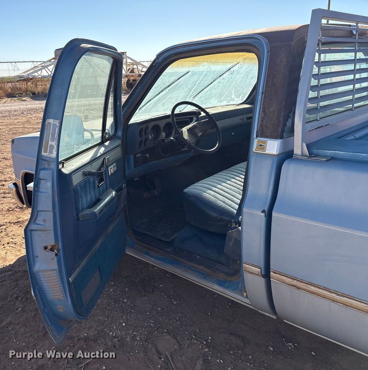 image for item EF6173 1985 Chevrolet C10 pickup truck