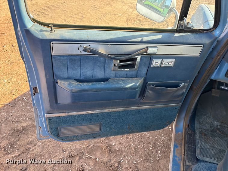 image for item EF6173 1985 Chevrolet C10 pickup truck