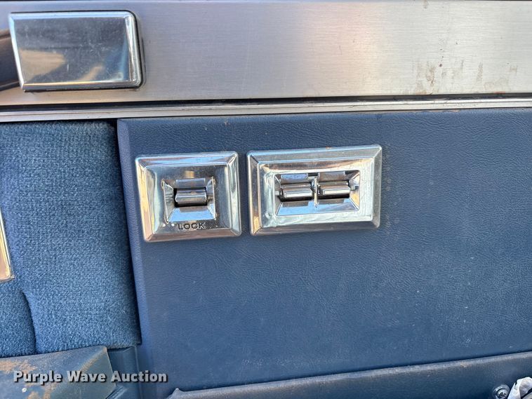 image for item EF6173 1985 Chevrolet C10 pickup truck