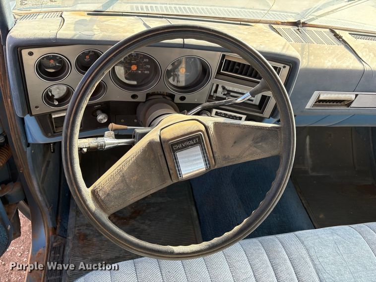 image for item EF6173 1985 Chevrolet C10 pickup truck