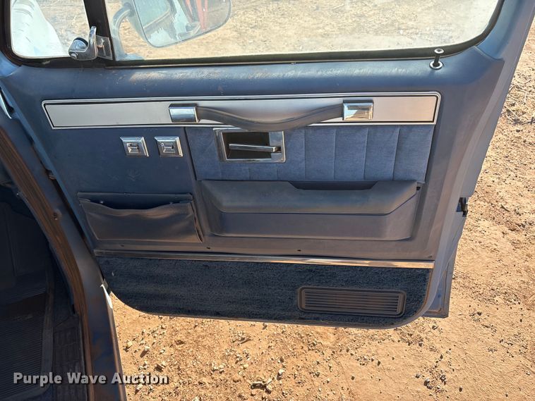 image for item EF6173 1985 Chevrolet C10 pickup truck