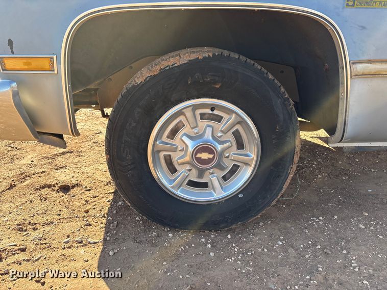 image for item EF6173 1985 Chevrolet C10 pickup truck