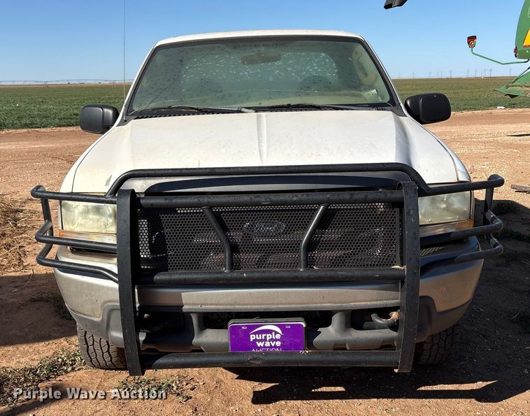 image for item EF6175 2004 Ford F250 Super Duty SuperCab pickup truck