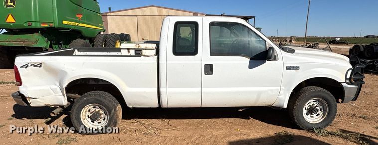 image for item EF6175 2004 Ford F250 Super Duty SuperCab pickup truck