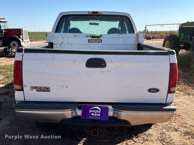 image for item EF6175 2004 Ford F250 Super Duty SuperCab pickup truck