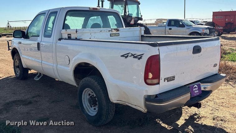 image for item EF6175 2004 Ford F250 Super Duty SuperCab pickup truck